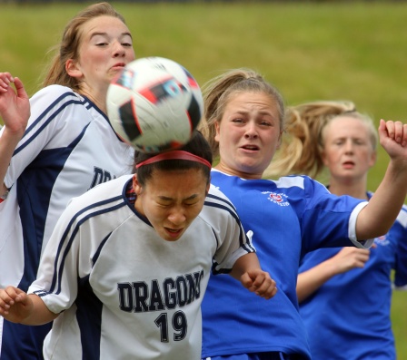 MARIO BARTEL/THE TRI-CITY NEWS Fleetwood Park Dragons' Christa Wright wins a corner kick in the first half of their BC High School AAA senior girls soccer championship against the Centennial Centaurs, Friday at the Unversity of British Columbia's Thunderbird Stadium.